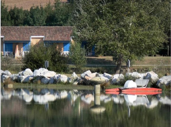 Charmante Maison Renovee, Proche Lac Et Centre-Ville LʼIsle-Jourdain Exterior foto